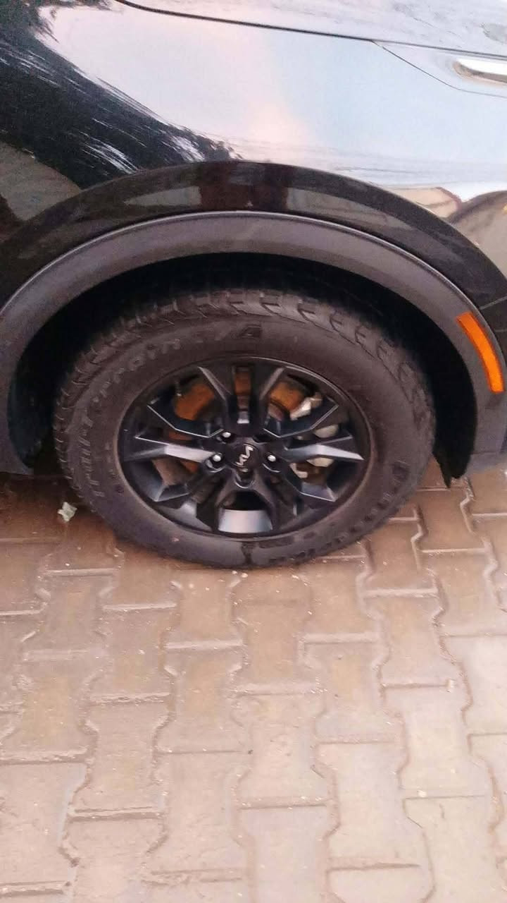 السلام عليكم للبيع كيا سبورتاج موديل 23 سياره فول سياره للبيع سياره مواصفات حلوه سياره جديده عنوان
بعداد جديده ***********
سعر السياره 190 ورقه بدون رقم السياره
