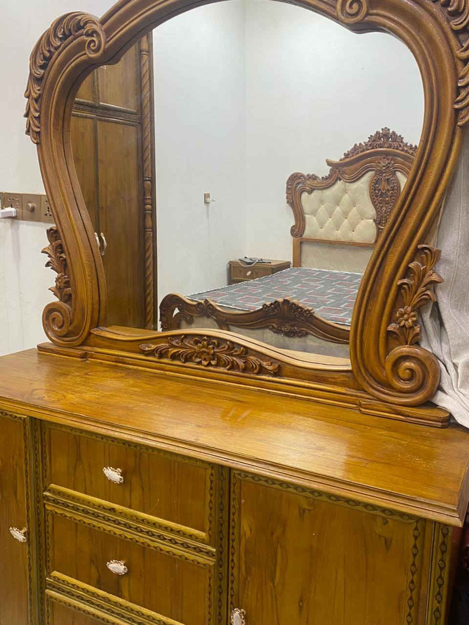 سلام عليكم غرفه 5 بيبان ضخمه السعر 1700
تواصل على هاذا الرقم المتواجد واتساب ***********
