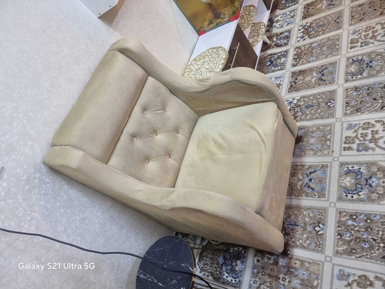 سلام عليكم  تخمين للبيع مستخدم نظيف واحد ١٠ مقاعد كامل  والثاني ٦ مقاعد التخمين ابسعر 300 الف مكاني حريه قرب جسر دباش ***********
