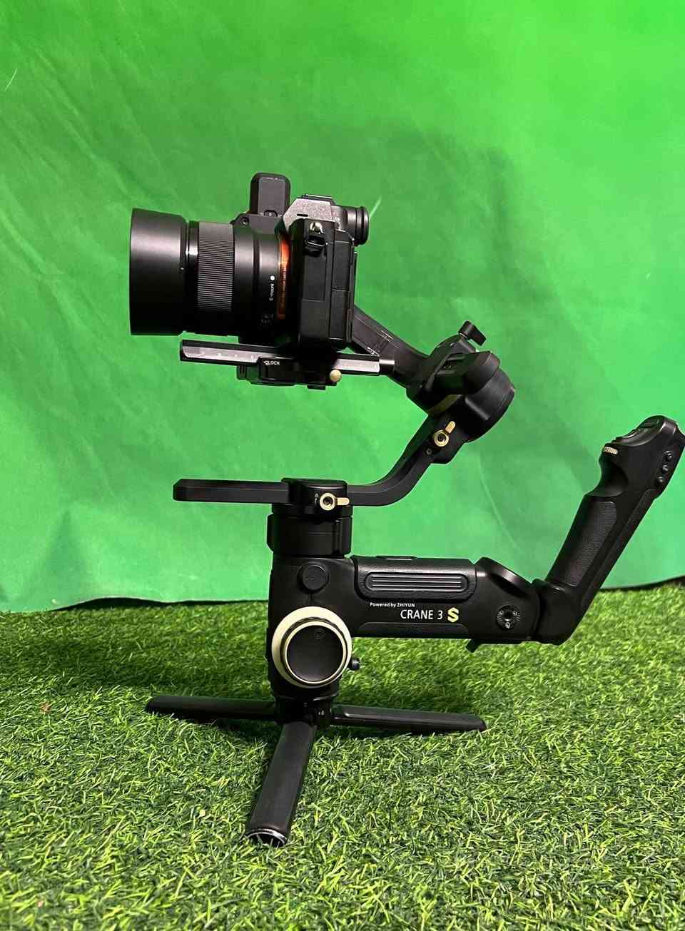 سلام عليكم
للبيع رون التصوير الاحترافي 
كامل هو ومعداته 
جديد ماصارله شهرين عندي شخط مابي
السعر مميز ع الخاص
للمصورين والمهتمين التواصل على الارقام 
***********
***********
