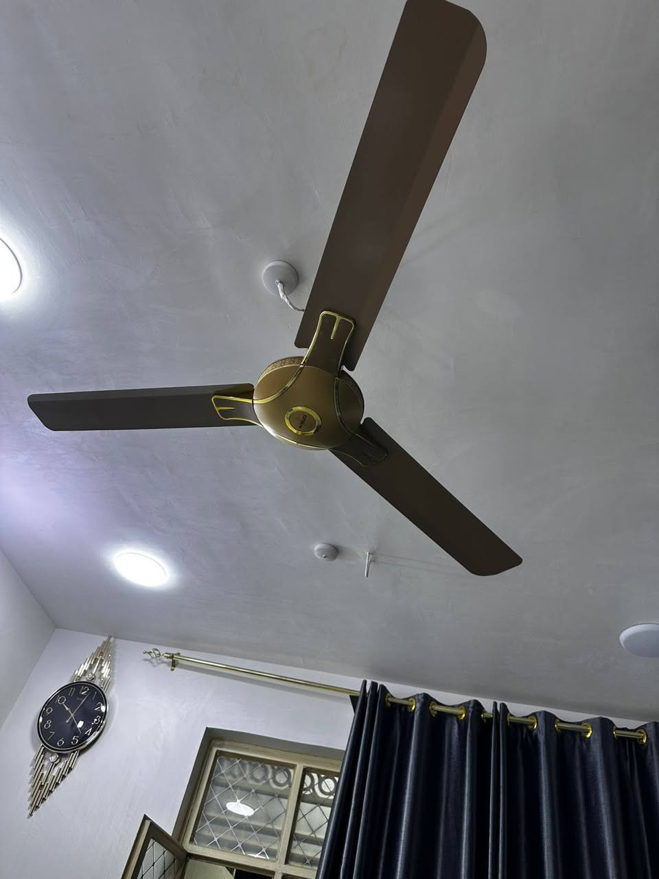 مبردة استخدام موسم فقط فول مواصفات اخت الجديده ومروحه سقفيه اخت الجديده بغداد الكرخ السعر ٤٠٠ وبيها مجال للشراي بغداد, العراق


**إذا كنت صاحب هذا الإعلان وتريد حذفه لأي سبب، رجاءا أرسل رسالة إلى الدعم الفني**