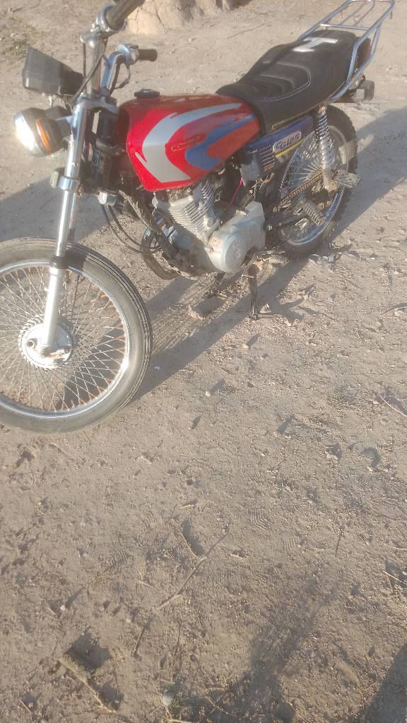 السلام عليكم دراجه للبيع 2020 اوراق مكان شوملي سعر 350 ***********
