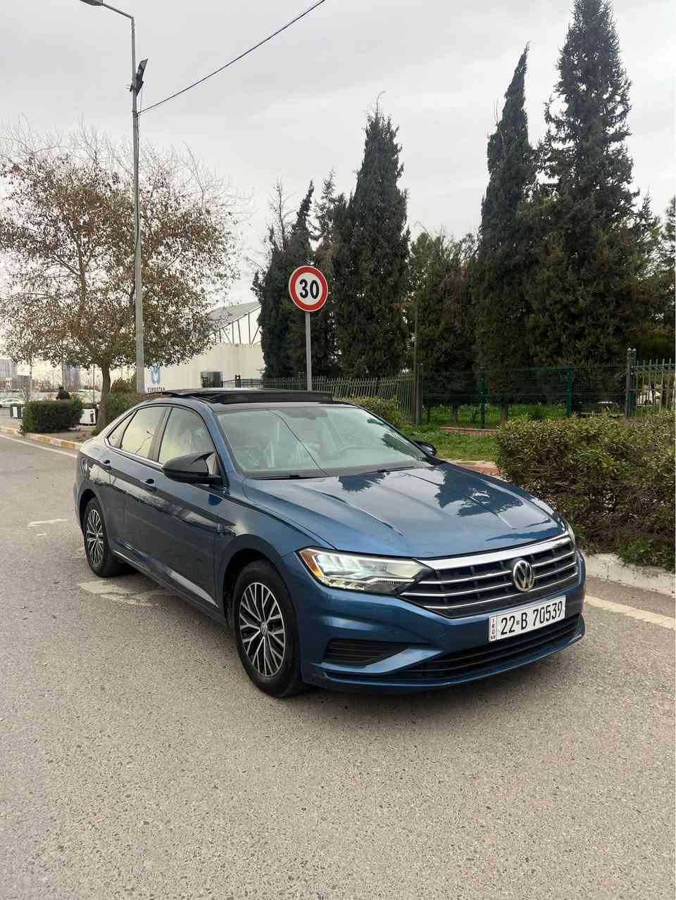 سلام عليكم 
Jetta 2019 se 
فول مواصفات 
بانوراما 
كلين سيارة مابي ضرر
دعامي لدعامي بشرط 
ماشي ٧٠ الف 
مكان سيارة اربيل 
سعر ١٥٣ ورقة مجال 
*********** أربيل, العراق
