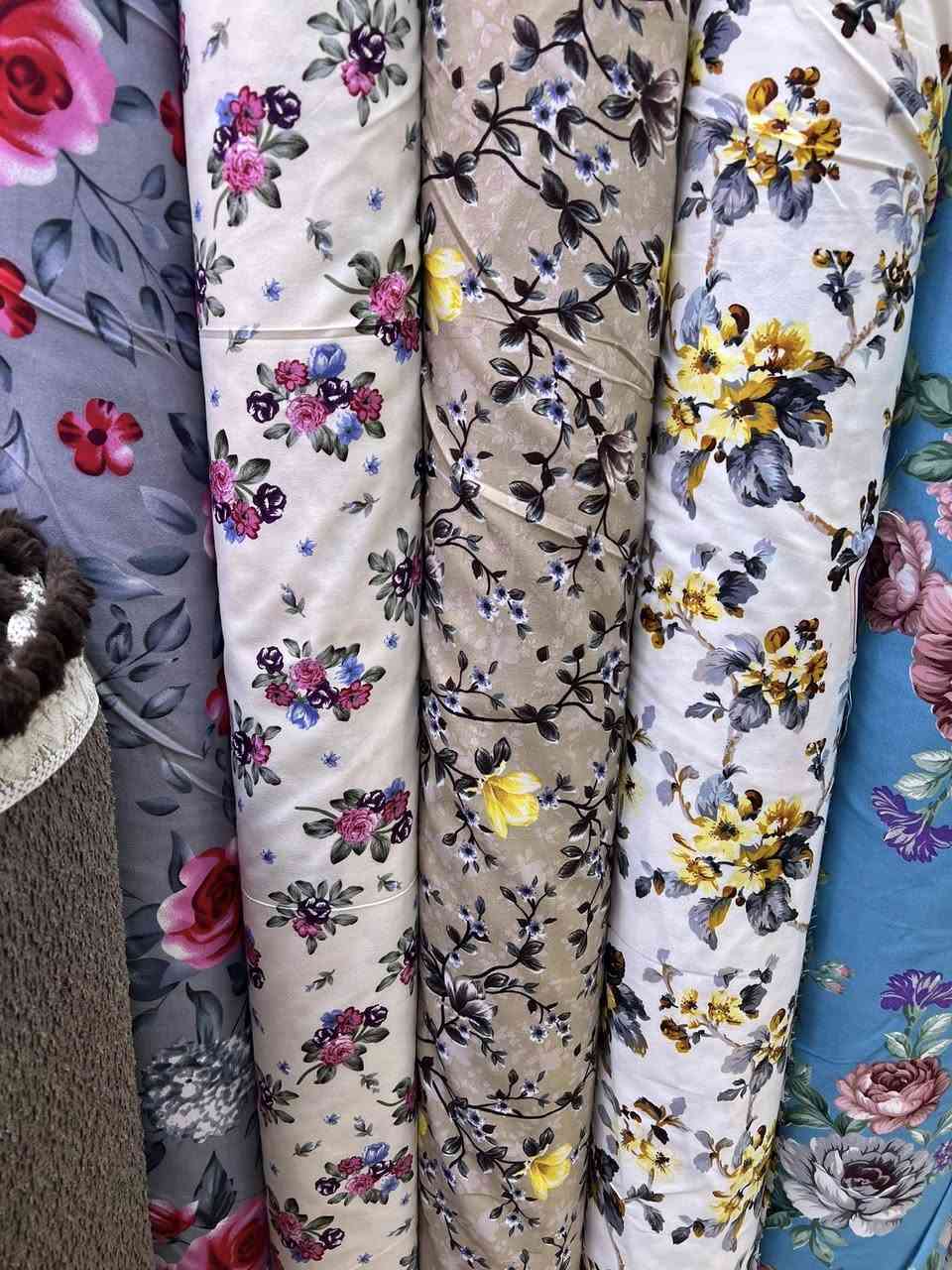 ذا تدورون قماش سعر مناسب  وخامة ممتازة وذوق وجمال تعالو شوفو الجمال❤️


**إذا كنت صاحب هذا الإعلان وتريد حذفه لأي سبب، رجاءا أرسل رسالة إلى الدعم الفني**