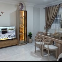 سفرة عمولة • ٦ كراسي • نيش بإضاءة