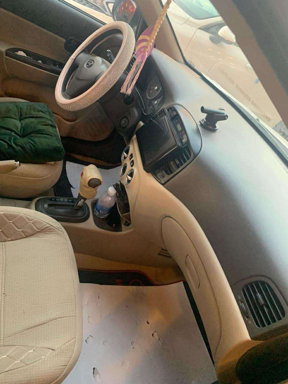 السلام عليكم
هونداي اكسنت موديل 2011
السياره جاهزة بدون نقص بيها باردين فقط و الدعاميات محتاجة صبغ كير محرك تبريد صدر كلة تمام تريد تحويل تريد و كاله باسمي 
السعر ٩٢ 
***********
