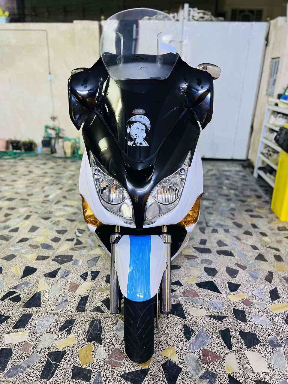 سلام عليكم سلفر جيتي ٦٠٠ اوفر دراجه جديده دشبول ازرك داش كام جامه قطعتين امل زعانف دراجه ماشيه ٢٢ دراجه عارضه ٢٤ بيه مجال بصيط رقم ***********
