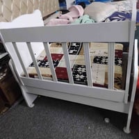 ميز تواليت بناتي • بدون مراية • كاروك ونطاطة