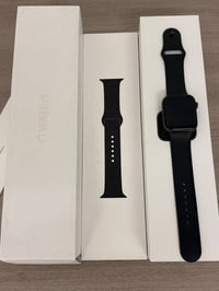 ساعه ابل جيل الجامس⌚️ حجم: 44 نسبه البطارية🔋84  الساعه نضيف مثل مموضح ...