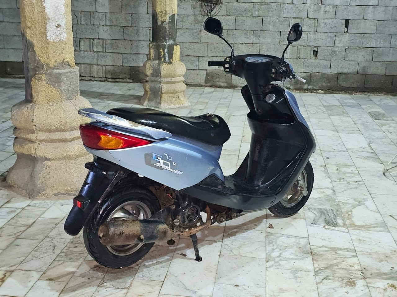 لللبيع دراجة بريز بلادية مكفولة ختم واحد محرك مكفول اوراق موجودة سعرها 500 بيها مجال شراي اتصل *********** مكاني تقاطع النهروان
