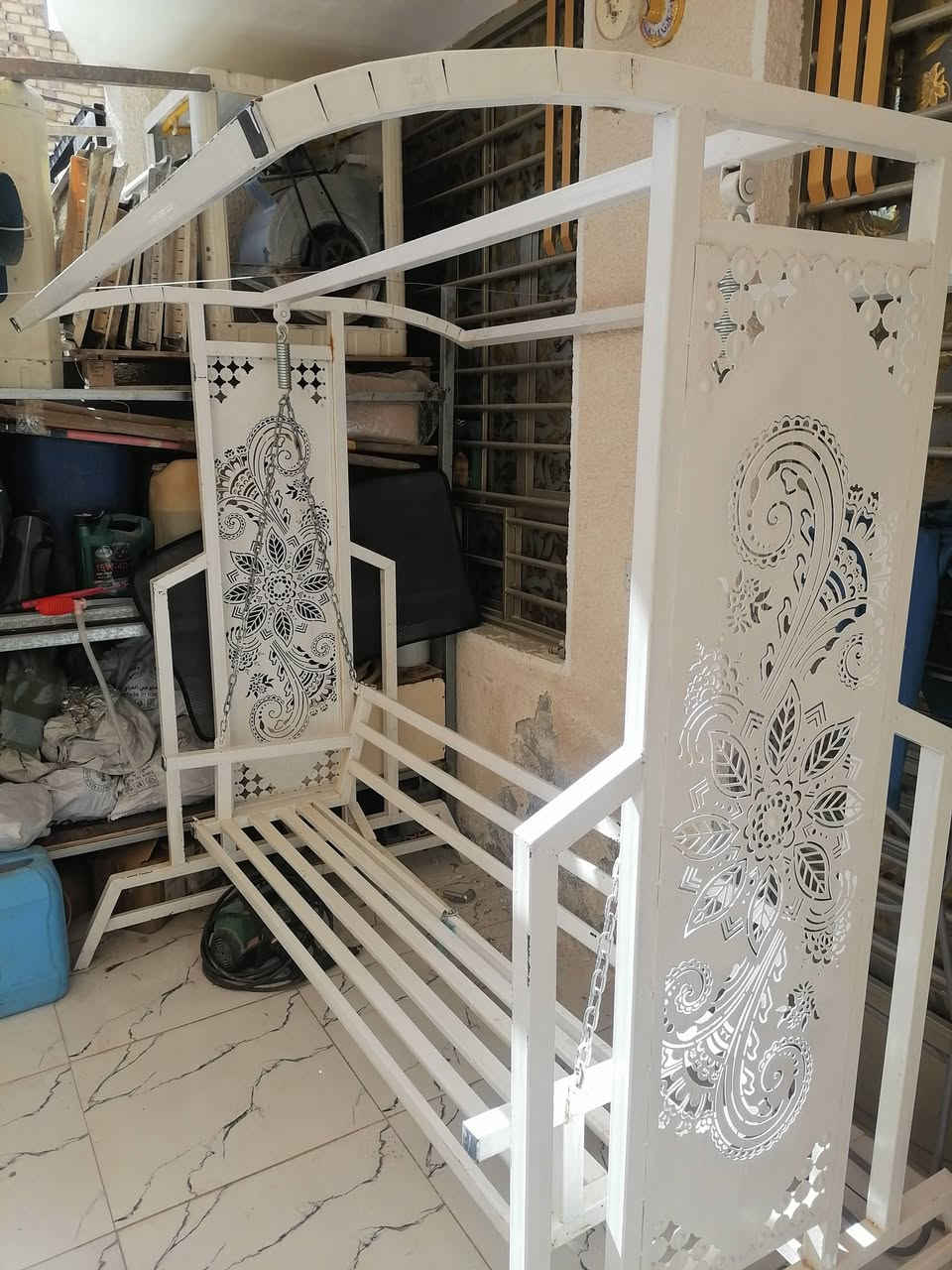 السلام عليكم غسالة اوتوماتيك جديده للبيع سعر ٥٠٠ بيهه مجال بسيط.  مرجوحه جديده سعره  ٤٥٠ مكان الحسينيه  ***********
