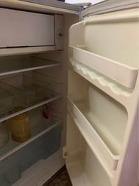 ثلاجة نظيفة • تجمد وشغالة • الحرية الثالثه