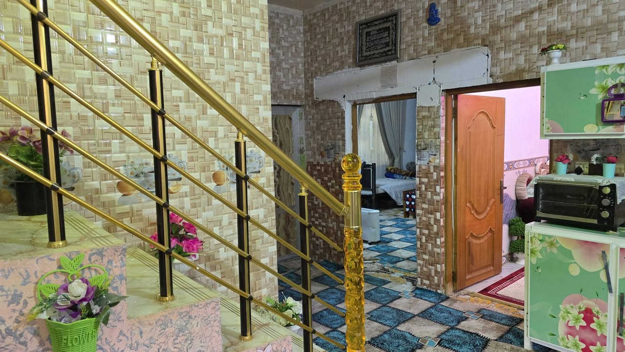 بيت للبيع المساحة ١٦٠ متر مربع طابو زراعي سند ٢٥ مرقم كوت الحكيم قرب محطة الواسطي يبعد عن الشارع ٢٠٠م 
صب مسلح البناء بلوك الاساس طابوق يحتوي غرفتين وصالة ومطبخ واستقبال السعر ٣٥ مليون وقابل للتفاوض للاستفسار مراجعة دلالية احمد السعيدي والاتصال  *********** او ***********
