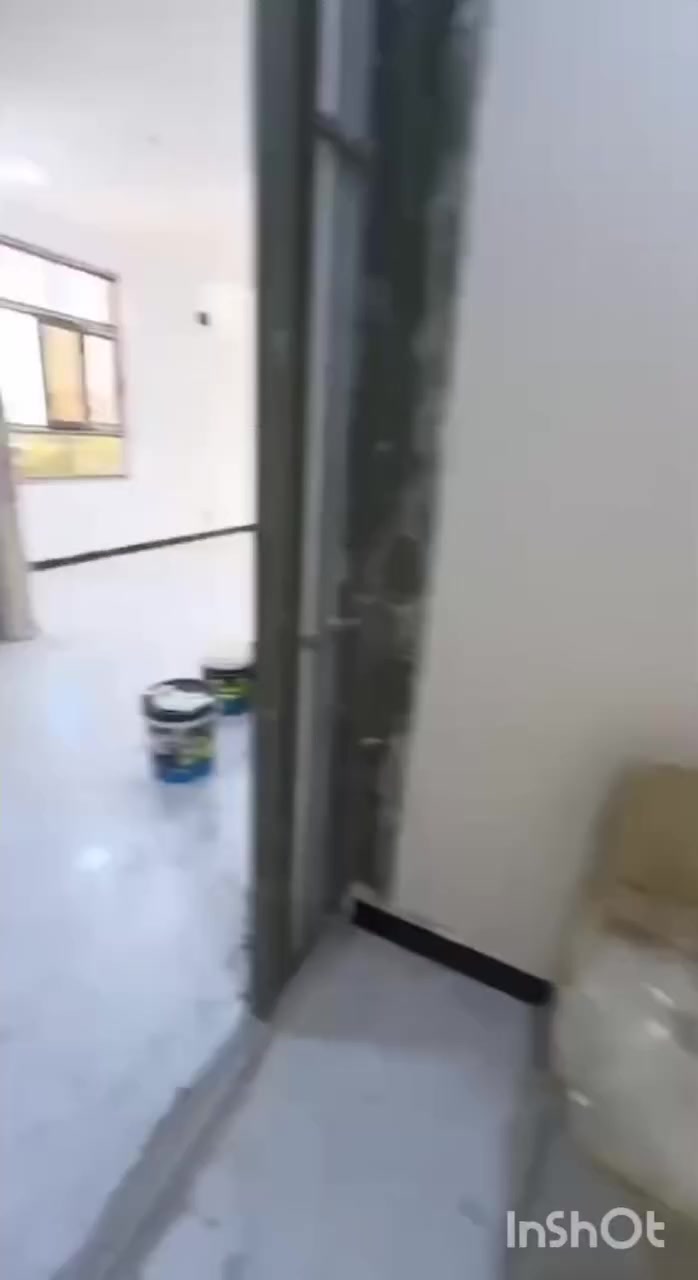 قاعة للايجار 

الموقع /المنصور الداوودي  

المساحه/200م

المواصفات 
طابق ثاني 
قاعة كبيرة مفتوحه قابله للتقطيع
2حمام 
مطابخ  
زيرو حديثه بناء 2026
مجهز بمصاعد 
سعر الأيجار الشهري/2,500$
مقدم 3 اشهر فما فوق 

تجاري/***********
