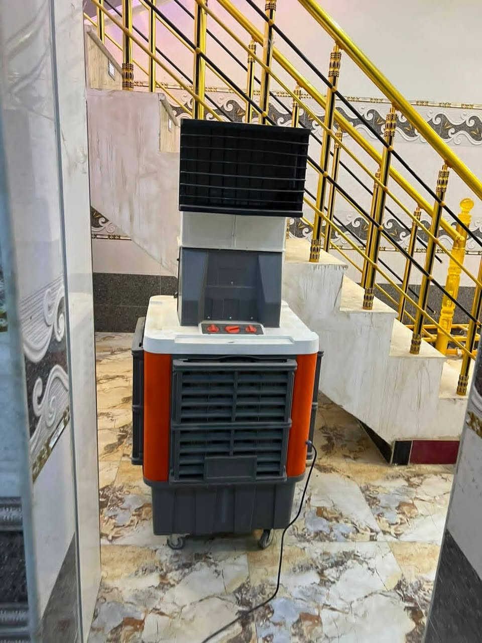 مبردات للبيع  بعدهن بالجيس شرط الفحص ما مشتغلات ولا دقيقه السعر مناسب جدا العنوان سوق الشيوخ
العدد 5 مبردات 
سبب البيع ما عندي مكان الهن
***********
