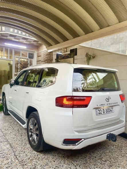 سلام عليكم للبيع لاندكروز 2023 
مكفول كفاله عام بعدهي عل وضع شركه 
شركة ساز  ضمان شركه 4 سنوات دامه كامله 
ماشي 27 الف رقم  أربيل بسمي 
فول  موصفات 
VX
كشنات امامي وخلفي كهرباي 
كشن ميموري 
راداره امامي 
صندوق كهرباي 
راداره خلفي 
شاشه جبير 
حساسات امامي وخلفي 
3شاشات 
كشنات تدفئه وتبريد 
وباقي موصفات VX ماعرف لاندكروز 
مكانه سياره شارع فلسطين 
‭0774 222 7955‬
