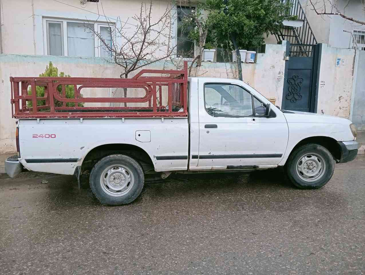 سڵاو نیسان پیکاپ 2000 ناوسور بەشەرتی گێڕو مەکینەو ئەکسل تایەی لۆک مەسروفی چاکی تیا کراوە بەشەرتت ***********
