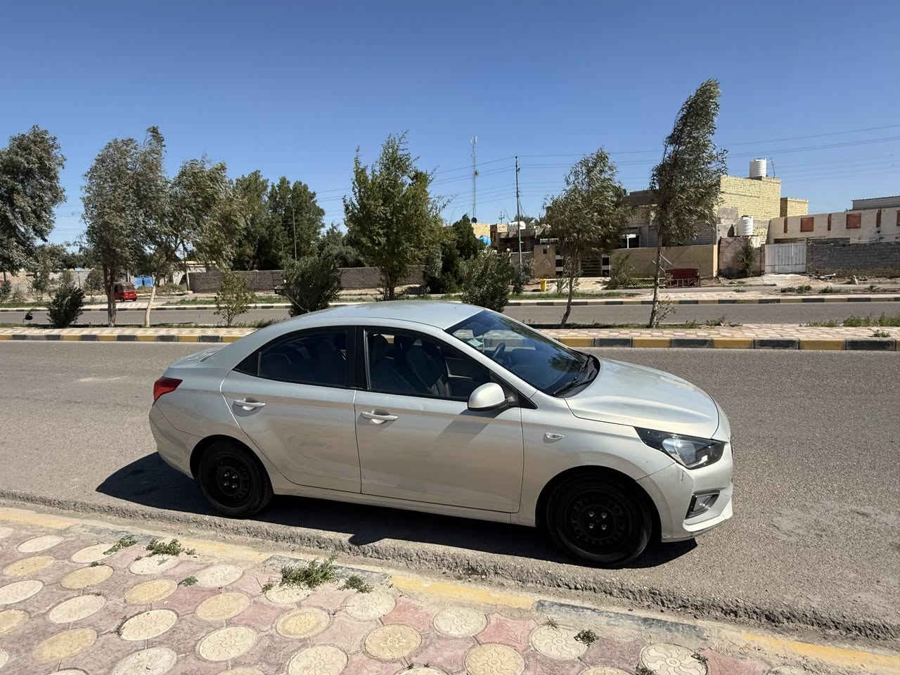 السلام عليكم سيارة هونداي رينا وارد خليجي موديل 2020محرك 1400 ماشية 119 رقم بغداد نكليزي السعر 90$ وبيها مجال للاستفسار ***********
