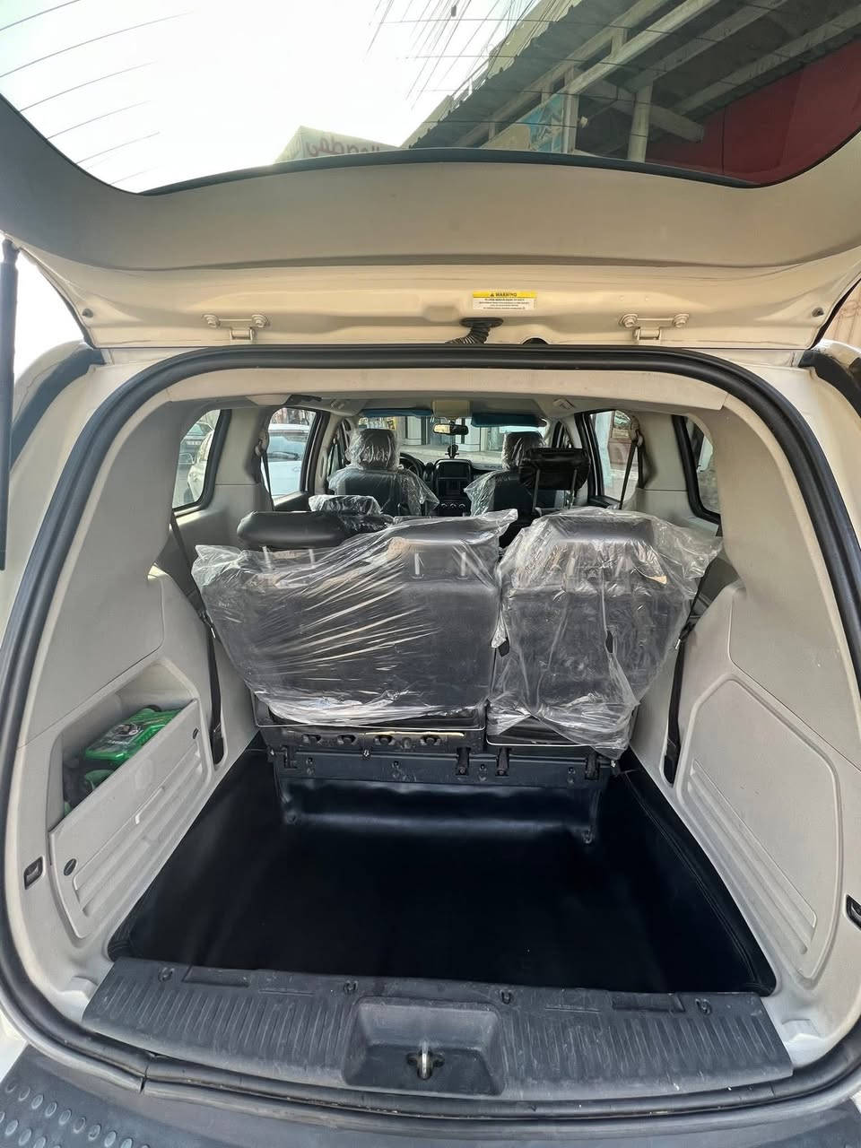 دوج كرفان 2009
رقم نينوى دولي باسمي
كشنات سياحي
لايتات زينون 
جامات كهرباء 
محرك جديد 3300
كير جديد
كوبون بنزين
طخم جديد 
تبريد شغال ثلج 
بطارية جديدة 
بيها قطعتين صبغ فقط 
السعر ١٣٠ 
للاستفسار على الرقم***********
