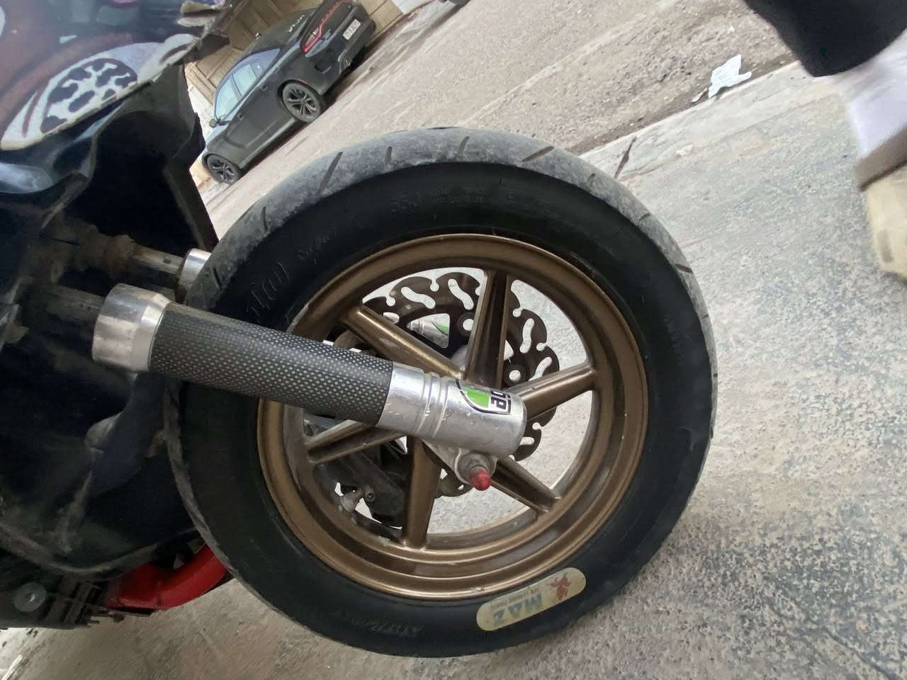 سلام عليكم ماكس عدلة مال لعب شاصي احمر بوشة 55 قوية شلعة و معدل تخبل نكرة سلف بيه تزويد 

1-ويل نجمة اصلي لونة وية لون السبرنكة مال دبل الخلفي

2-صدر كاربون اصلي 

3-قطرة حمرة. اصلية 

4-دبل خلفي رياضي اصلي 

5-ستاند رياضي 

6-يدة بريك مال  كاوسكي كصيرة  

7-فج رياضي اصلي 

8-فلنجة رياضي اصلية

9-صالنصة صجمية اصلية صوتهة ناعم  كلش حلو 

10-شوتة 4 ولفات 

11- البجم 4 ولفات اصلي مو تجاري لونة ابيض الاصلي مغلف   ✅✅

السعر 650 💵
  
مكاني بغداد حي الاعلام 📍

رقم التلفون  ***********
و اعتذر عل اطالة
