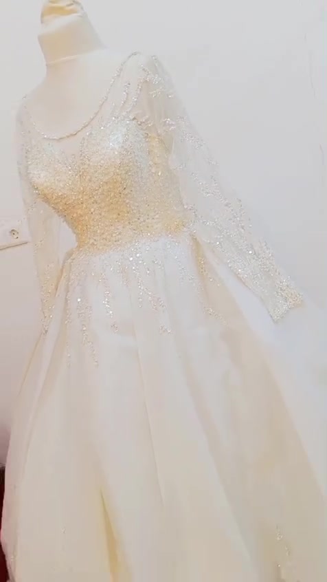 جمال موديلاتنا عروض تجننن اي بدله داخل المحل ب200 الف وياها طرحه ومسكه وفساتين مدعوات تبدي من ال20 الف وفوك للطلب والاستفسار *********** 😍❤️‍🔥❤️‍🔥❤️‍🔥
