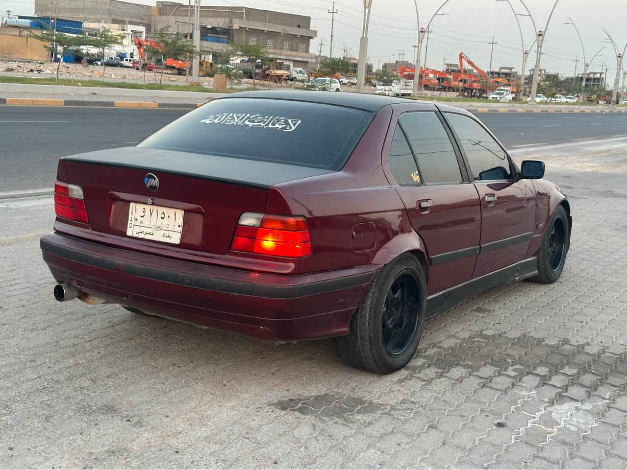 سلام عليكم بي امE 36 محرك مسكر كير عادي 
موديل 1995 تبريد شغال حداديه نص عمر 
كفاله من كصه ونقل اصوليه راعيه بل بصره مشروع وطني 
رقم بغداد تحويل من لبصره حلو سياره سعر38 ورقه 
مكاني بصره رقم*********** البصرة, العراق
