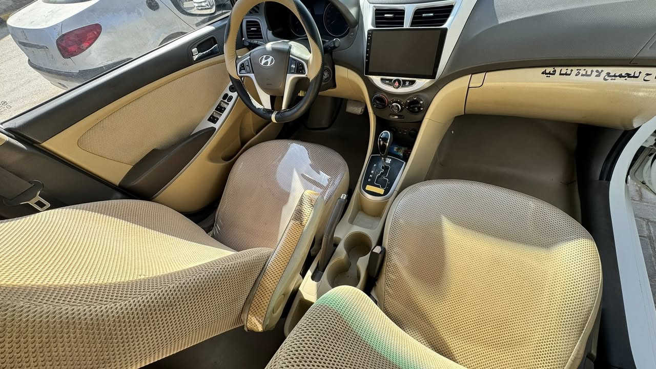 اكسنت للبيع موديل ١٤ خليجي ميكنه ١.٤ مخلين عليها منظومة غاز ممشى السياره ١٤٠ كم بيها رصعه بالقماره والدوسه مثل ما مبين بالصور  
سعرها 85 
للتواصل ***********
