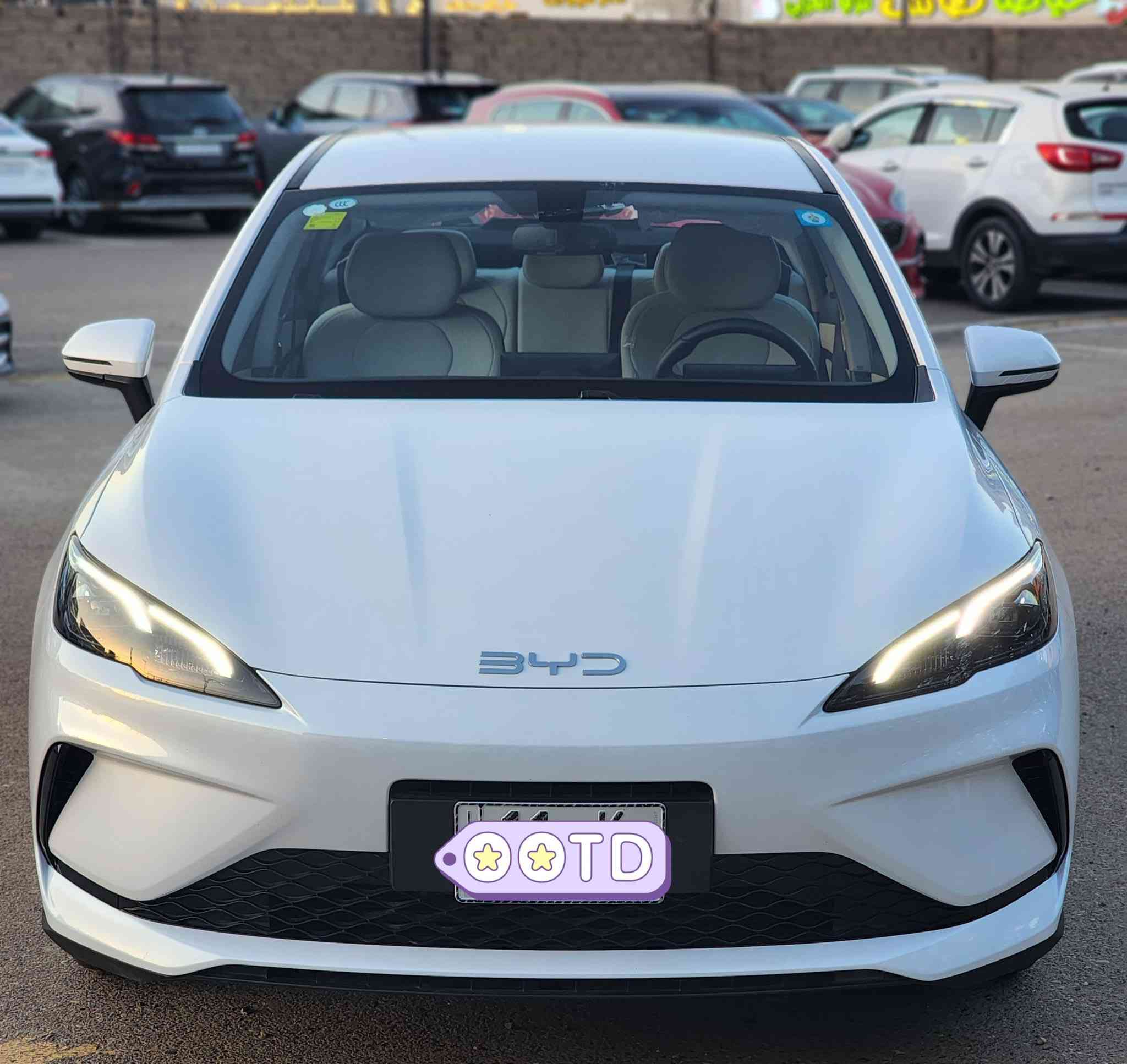 السلام عليكم BYD SEAL 05 2025  سيل فايف ***********
السيارة ماشية ٨ الاف مبدل دهن قبل يومين 
شاحنه ١٦ امبير متغيرة بدون ايرث 
السيارة مكفولة عدى رصعة فوك البك لايت قطعة الصندوك 
السعر  : 19.600.000
مكاني بغداد زيونة
