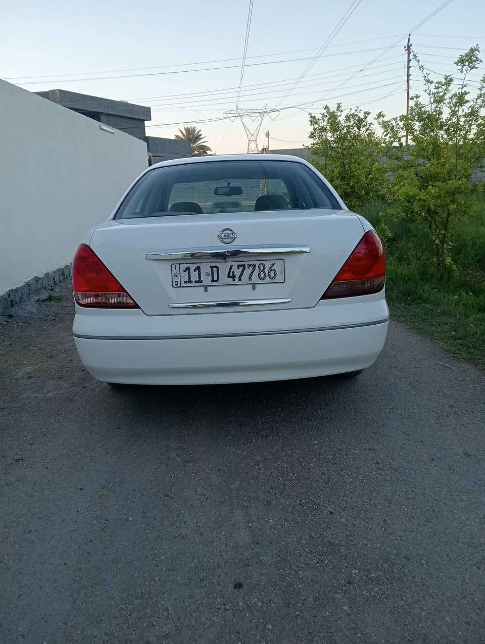 سلام عليكم 
للبيع نيسان سني موديل 2009
بيها صبغ جاملغات الخلفيه فقط 
مكينة كير خير من الله صدر جديد تخم تاير تبريد شغال رقم بغداد دولي كير اوتماتيك 
عنوان أبو غريب سعر اتصل وتدلل 
***********

