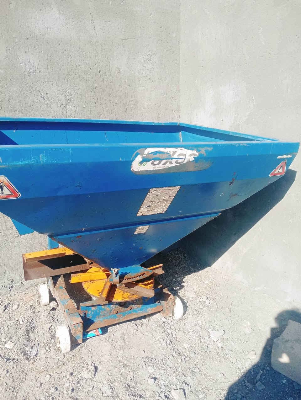 سلام عليكم للبيع باذره ام ،3فتحات مشتغله شي قليل مكان شحيمه قريه 2 سعر خاص ***********
