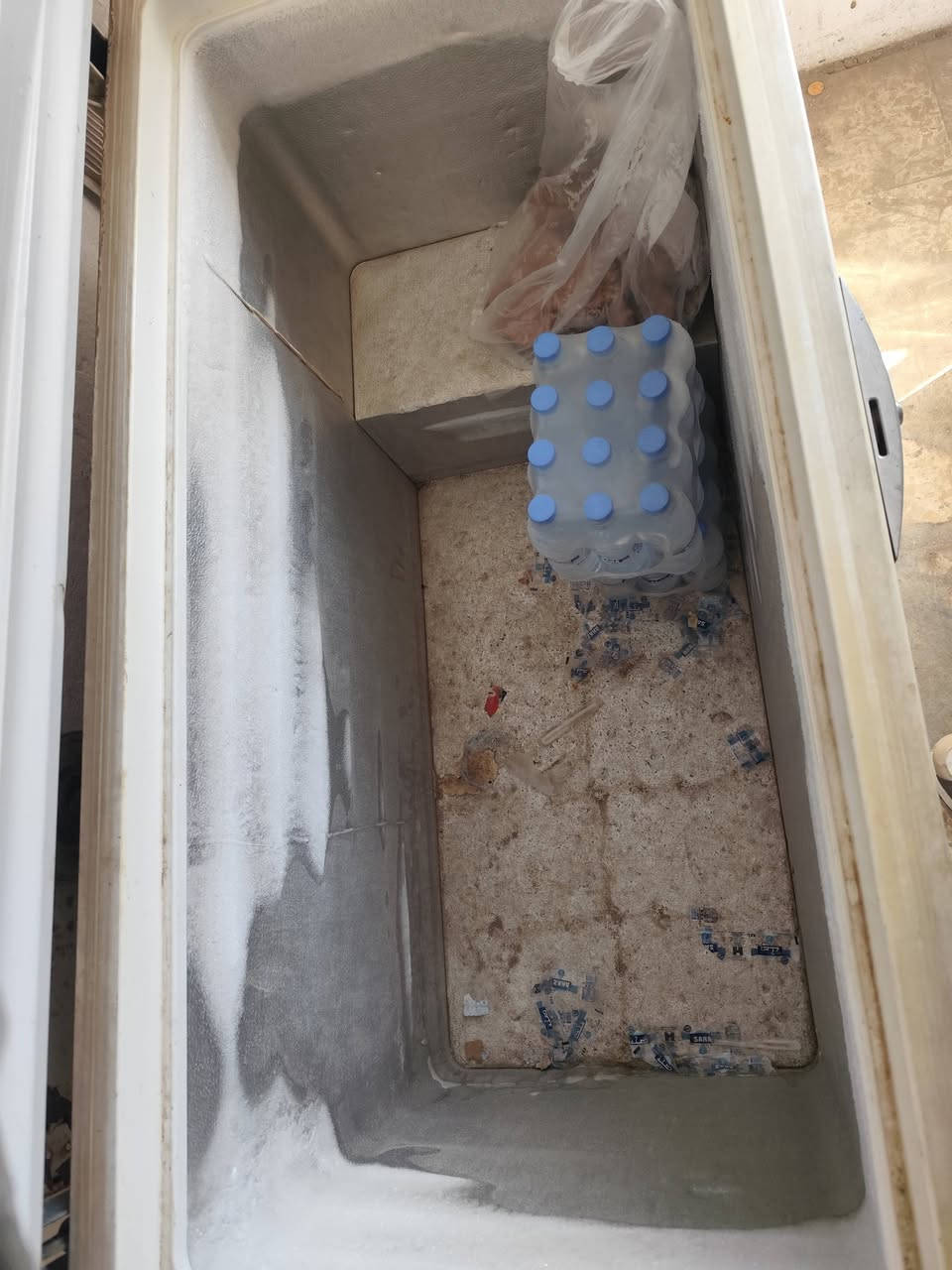 السلام عليكم
براد او مجمده لبيع حله شارع 60 قرب  مجمع الطبي 
محمد وحيد اشعيله  
بسعر 225
بيع مستعجل 
شغالات تبريدهن جيد 
***********
