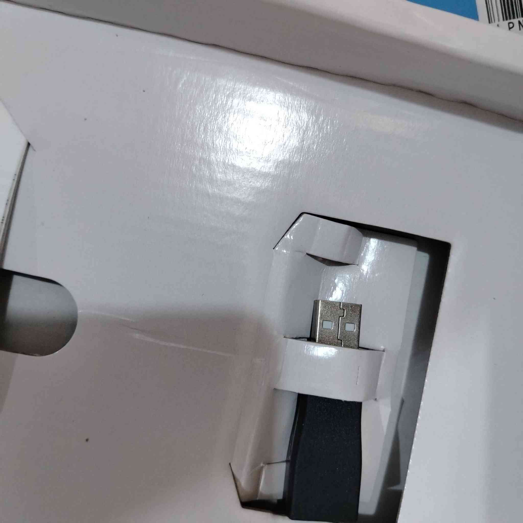 مجموعة لوحة مفاتيح وماوس لاسلكية من نوع Logitech MK270.


**إذا كنت صاحب هذا الإعلان وتريد حذفه لأي سبب، رجاءا أرسل رسالة إلى الدعم الفني**