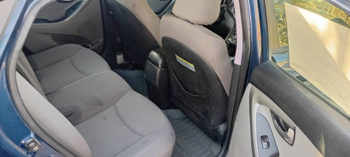 من رخصه الادمن الانترا رقم بغداد وارد امريكي بدون ارباك حادثها جاملغ ايسر وكلير بلبنيد مكينه دوش ١٨٠٠ مكينه وكير وتبريد كفاله عامه تخم تاير حداديه جديده غرفه جديده سياره مامتعوبه ماشيه ١١٠ الف شرط ترايك للبصره السعر ٩٧ وبيها مجال الشراي يدلل مكان بابل المسيب / السده ***********
