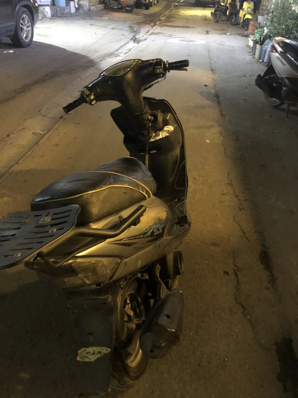 سلام عليكم عدله بلاديه للبيع دراجه كامله مكمله سلف وهندر  شلعه معدل حلوه كهربائيات شغاله  مكاني  سعره 525 وبيه مجال الاعظميه ***********
