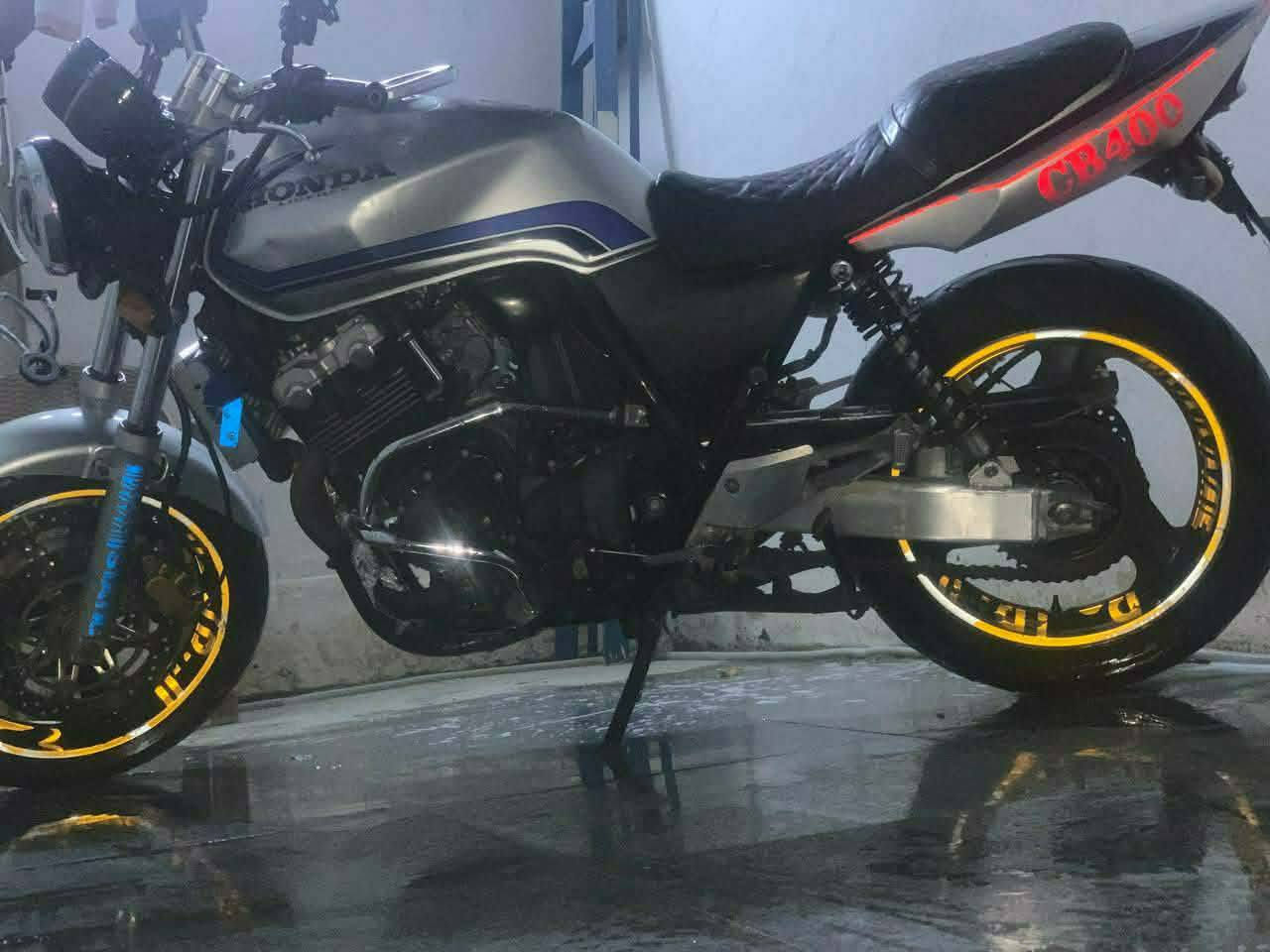 سلام عليكم سيبي فور 400 للبيع مكفوله فقط نقصه فج بريك الخلفي الدراجه نكره سلف بأي وقت تشغل وتطلع مكان ديوانيه متواجد فيس


**إذا كنت صاحب هذا الإعلان وتريد حذفه لأي سبب، رجاءا أرسل رسالة إلى الدعم الفني**