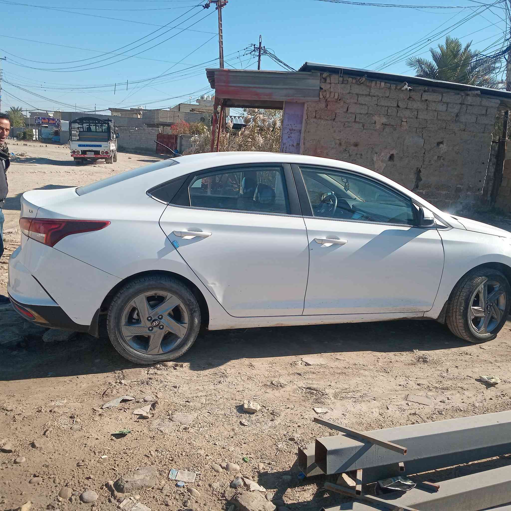 السلام عليكم 
اكسنت 22 ماشية 37 
وراد خليجي فول مواصفات 
بيه تكحيل واضح بلصور بس 
السعر 155 
*********** متواجد على الرقم
شعله دوانم
