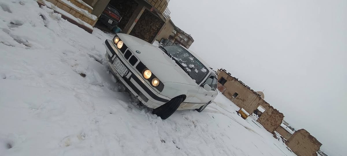 السلام عليكم pm 25 محرك كبس فول أوتو  فتحة سقف تبريد كابون بانزين رقم ألماني تحويل من الشرعي صبغ جاملغ خلفي تواير جديد السعر 62 وبيها مجال ***********
