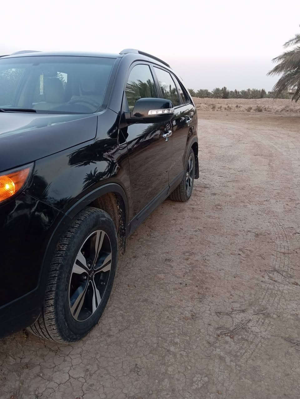 سورنتو 2013 وارد امريكي ضررها صبغ قطعه وحده البنيد مع بابين مفتوحات والباقي كفاله المحرك2400 4سلندر محرك جديد 2016 رقمها بغداد بأسمي السعر $132 وبيها مجالل
 ***********
فول مواصفات عدا البنوراما
1-تحكمات ستيرن
2-قطعتين تبريد
7-3راكب
8-4وضعيات مع نضام ECOثنين
5-مانع انزلاق و مانع انحدار 
مواصفات EX
6-كير ومحرك مكفولات
7-مري شفط
8-منضومه زنون
9-سماعه دمام
10-كشنات كهربائية حلة, بابل
