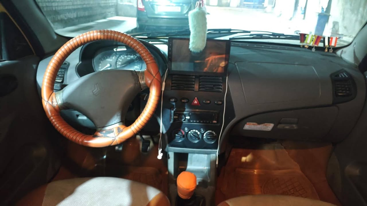 طيبه مديل ١٥ كير ومكينه مكفول لا تنقيص ولا تبخير + بيهه طخات بسيطات كلش ما مبينات بل صوره + كشر كبال عينك+ بيهه ضربه خفيفه بل جاملق الخلفي معمره + تبريد شغال نقصه بس فلاتر + كشنات جلد 
سعر ٣٧ مكان بغداد 
هاتف ***********
