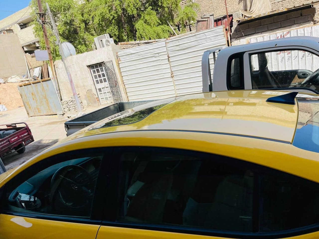 السلام عليكم عندي النترا 2020 وارد أمريكي حادثها جاملغ فقط فول مواصفات عد الكشنات 
السياره بصمه
فتحه 
أضاء عند الاقتراب
كير محرك خير مّـــن الله
بانزين + غاز 
للبيع أو مراوس حسب الرغبه مكاني بغداد البلديات 
السعر 140 للاستفسار *********** بغداد, العراق
