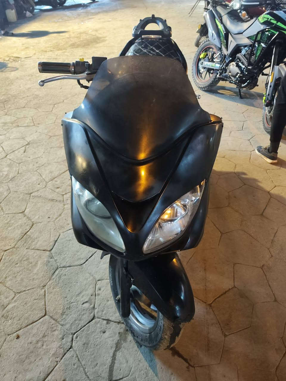 السلام عليكم شباب فورزة صفر 8دراجة عمية بلادي  خير من الله مكينة تخبل شلعة ومعدل دراجة ماشية 52 المكان بغداد السعر 650 رقم الهاتف ***********
