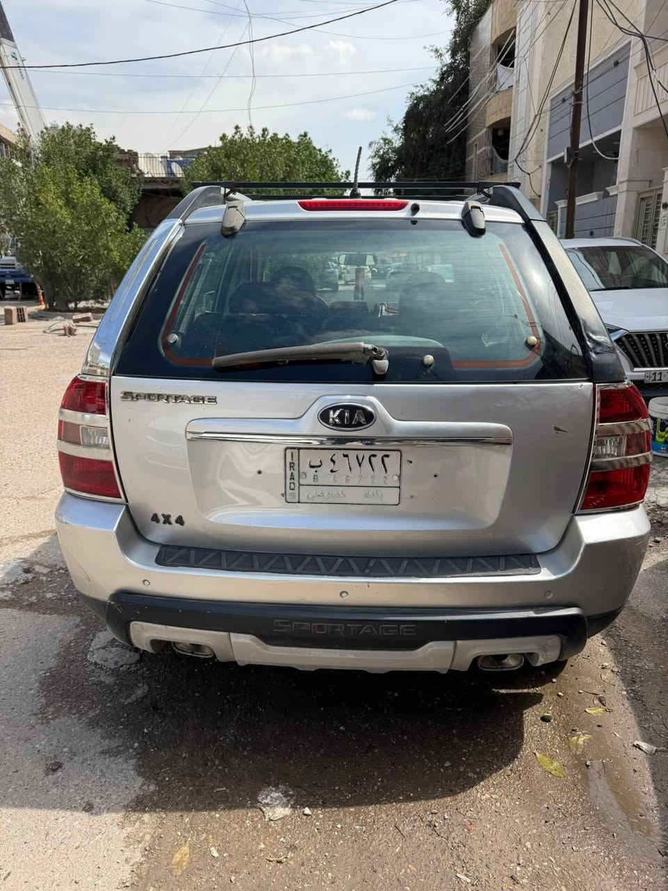 السلام عليكم
كيا سبورتج للبيع موديل 2009 خليجي ماشيه 147الف كيلو

نضيفه تخم تاير جديد كشنات جلد بلادي تدفئه بيها 

مكينة 2000 دوش بلادية برغي ممفتوح بيها

المواصفات / حساسات خلفية، تدفئه في المقاعد الأمامية، مواصفات خليجية 

بيها صبغ بسيط وبارد موضح بالصور

سعرها 120 ومجالها جدآ بسيط

مكانها /بغداد كرادة

للاتصال /***********
