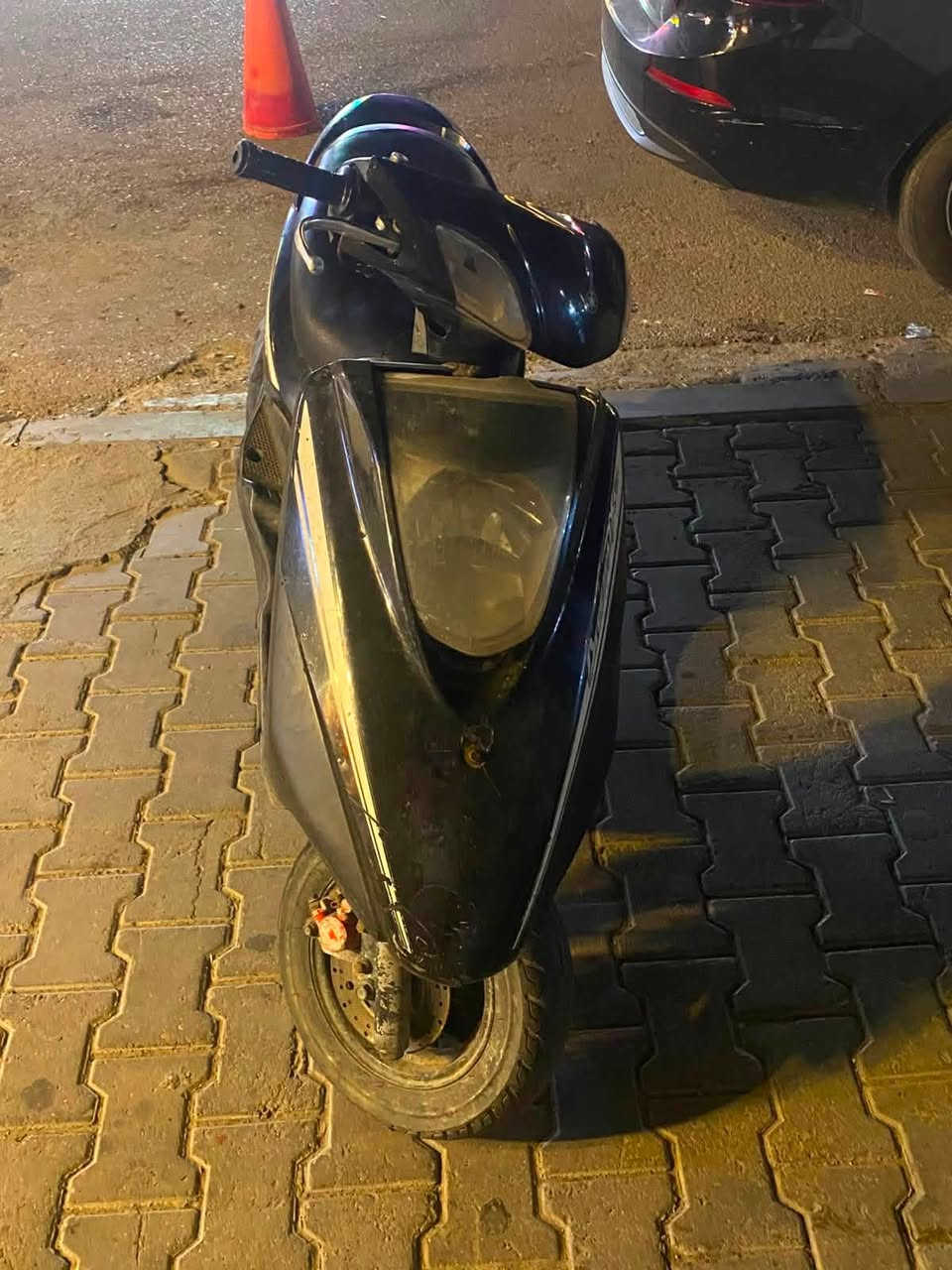 سلام عليكم بريز كابريتر الدراجه مفتوحه بس حلوه ناعمه نكره شلعه  معدل  السعر ٤٥٠ و بيها مجال مكاني الاعظميه *********** بس واتساب
