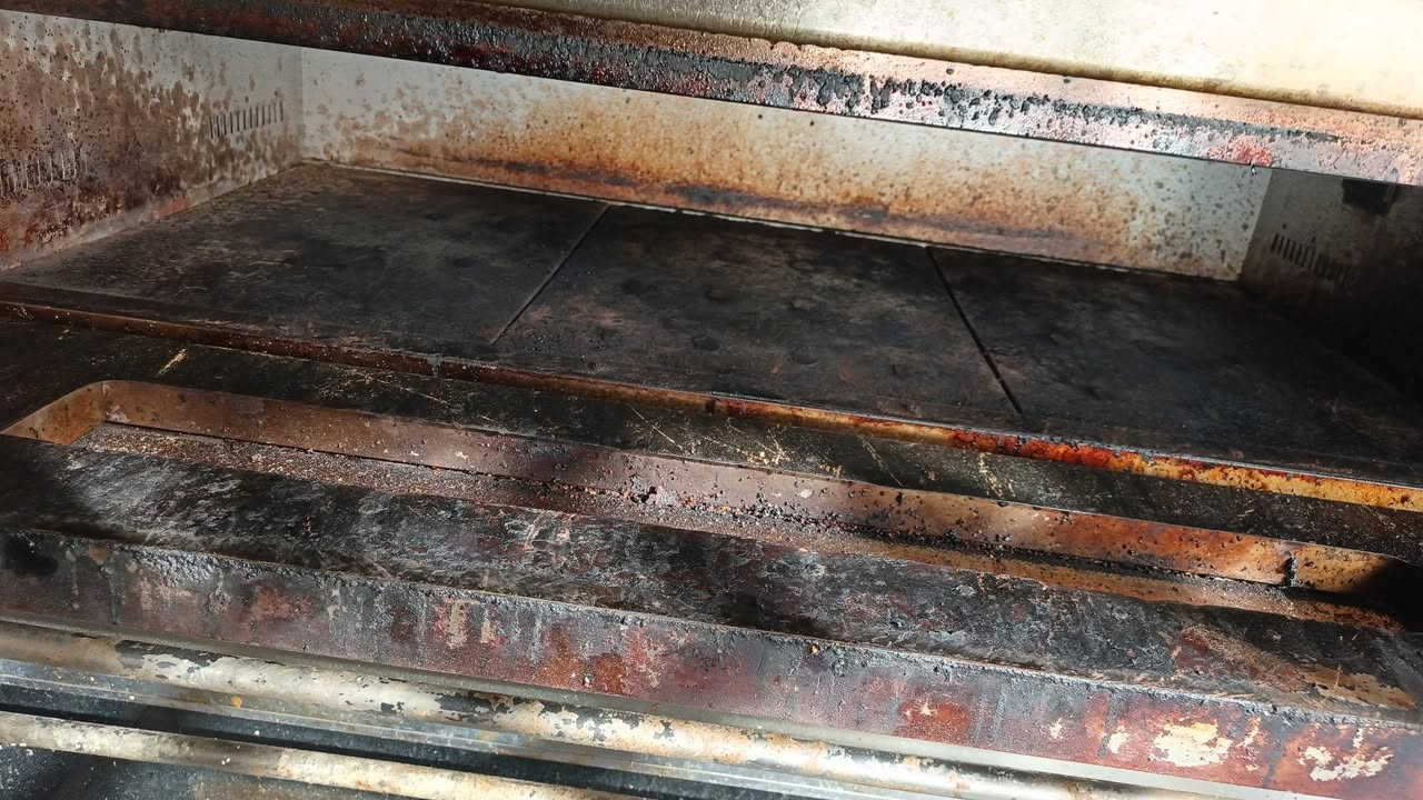 مكلف بلنشر السلام عليكم غراض فرن لبيع شلع
فرن ٣ خانات 
عرباين ٢
ميوزه ٣
طاوليات عدل ومشيف ١٩ طاولي
عجانه 
براد طرحي ١
 وبي غراض هواي 

لمحل لبيع شلعه حده 

مكانه الخطيب 

***********
