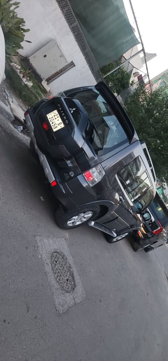 سلام عليكم
موديل 2018
باجيرو خليجي مكفوله من الدعاميه للدعاميه
كفاله عامه 
السياره جاهزه من كلشي ومواصفات  معروفه رقم سليمانيه باسمي هزه جديده سنويه جديده قبل اسبوعين مسويها  
حداديه جديده اصلي كله 
سياره تلمع بوضع الوكاله خير من الله 
ماشيه 74km
مكاني بغداد الدوره تحويل ثاني يوم شرط التحويل
***********
