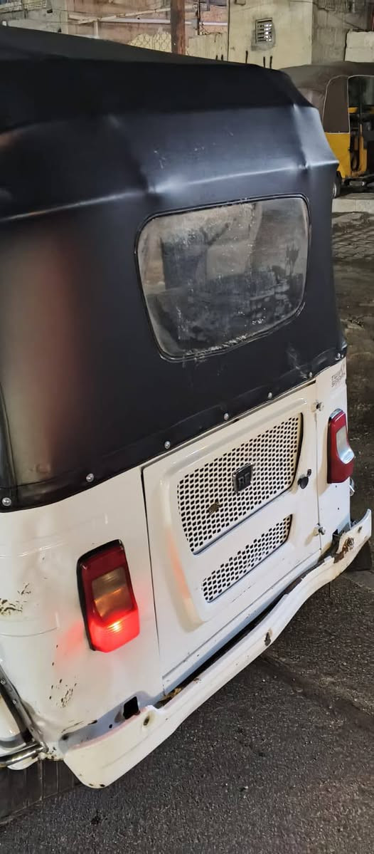 للبيع 21مكفوله من اي ضربه ماعده رصعات بلقشر اوراق راعيها موجود والترقيم مفتوح كلها شغاله 6300رقمي
***********
