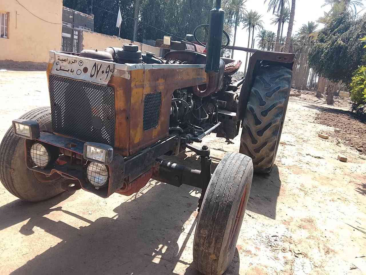 السلام عليكم
عنتر للبيع موديل 89 رقم بابل زراعي جديده 
تخم تاير جديد كربائيات جديد للشراي بي خير ويدلل الاستفسار ***********
