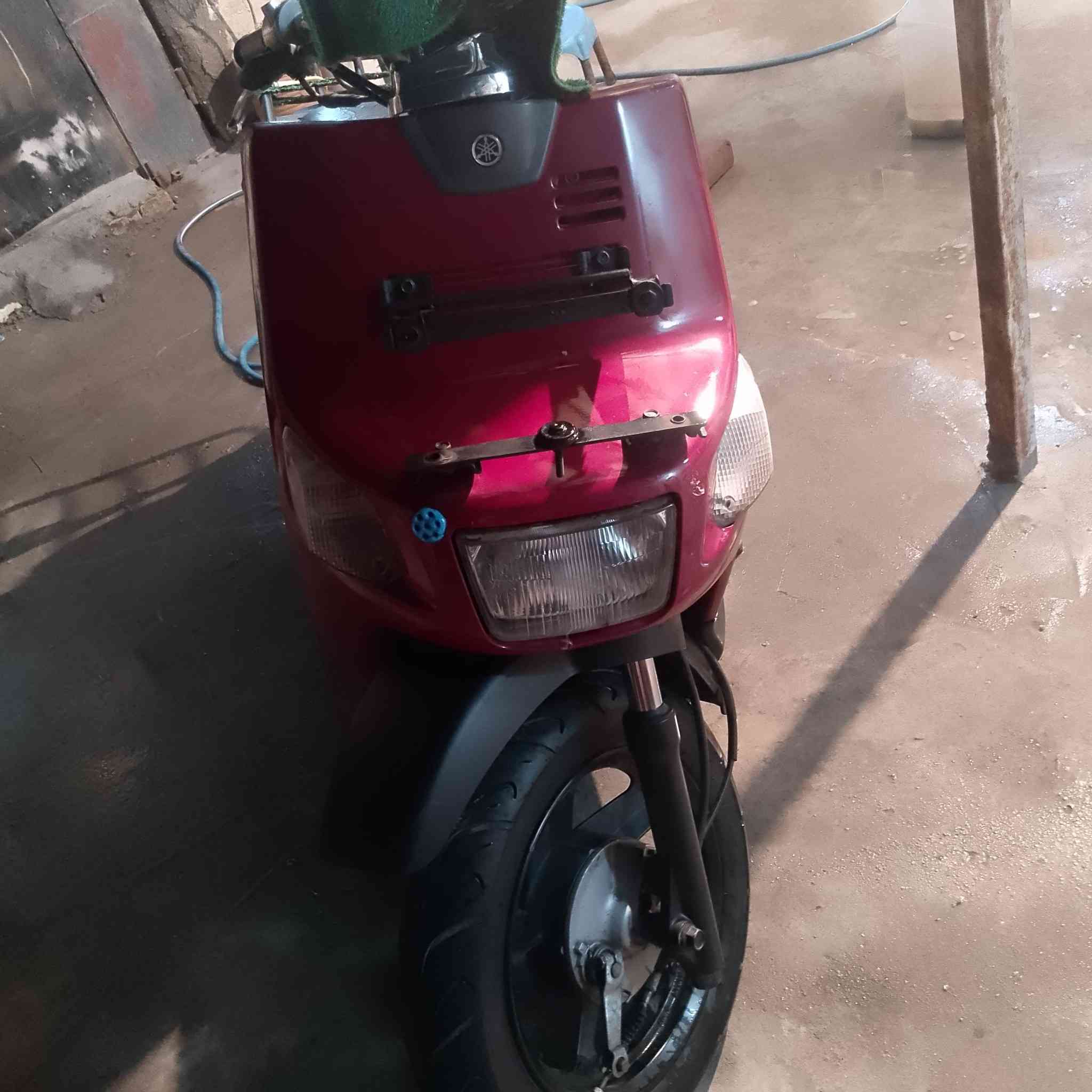 دراجه بيكم صارله شهر طالع وكيل برغي ما مفتوح بيه 750شراي يراسلني واتساب ***********رقم صحب دراجه
