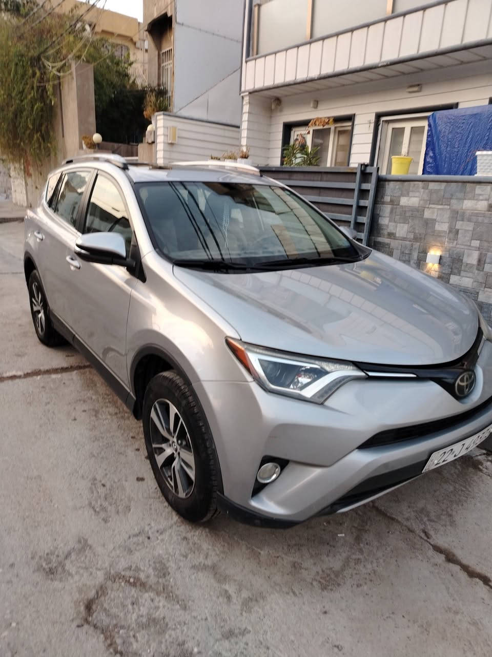 راف فور للبيع ٢٠١٨فول مواصفات xle ماتصرف عليها دينار وارد أمريكا ضررها جانبي مرفق بالصور السعر مناسب اي استفسار اتصال ع الرقم ***********
