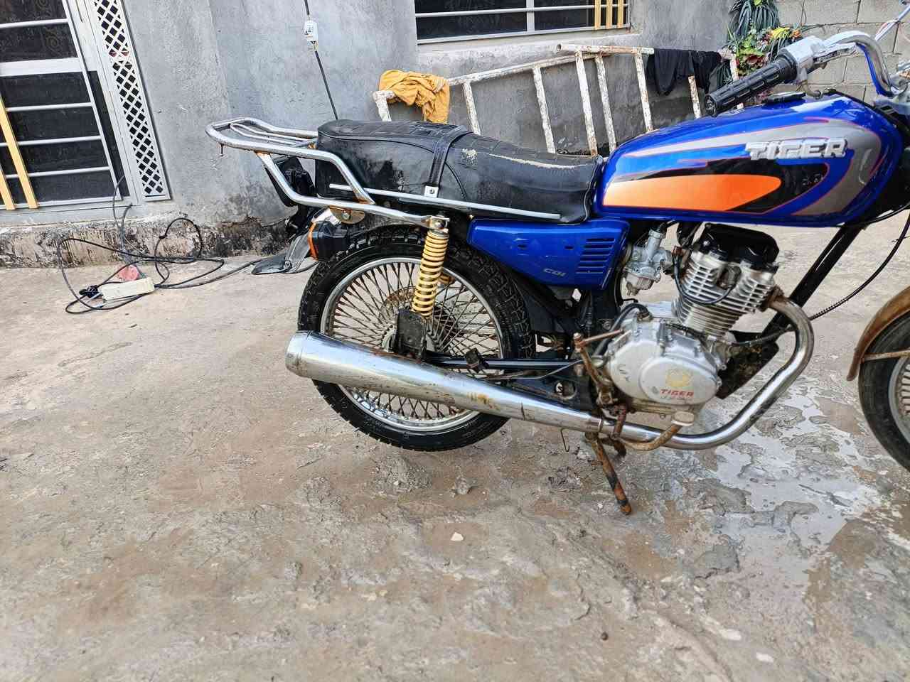 سلام عليكم دراجه للبيع موديل 2020 دراجه وصوليه مكانها واسط الزبيديه وهذا رقمي السعر 380 (***********)
